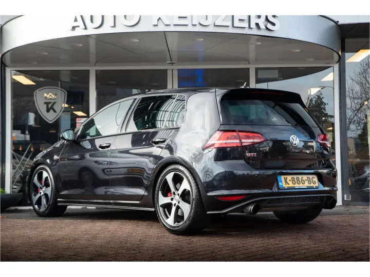 Volkswagen Golf 2.0 TSI GTI Performance  Image 4