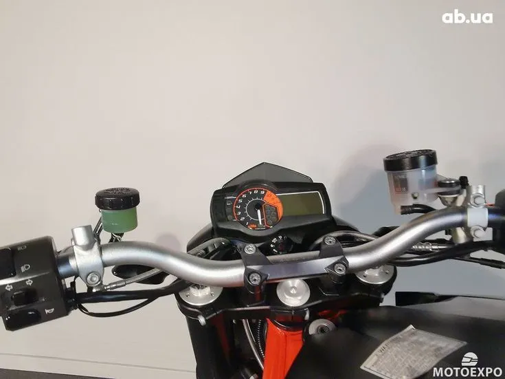 KTM 990 Image 7